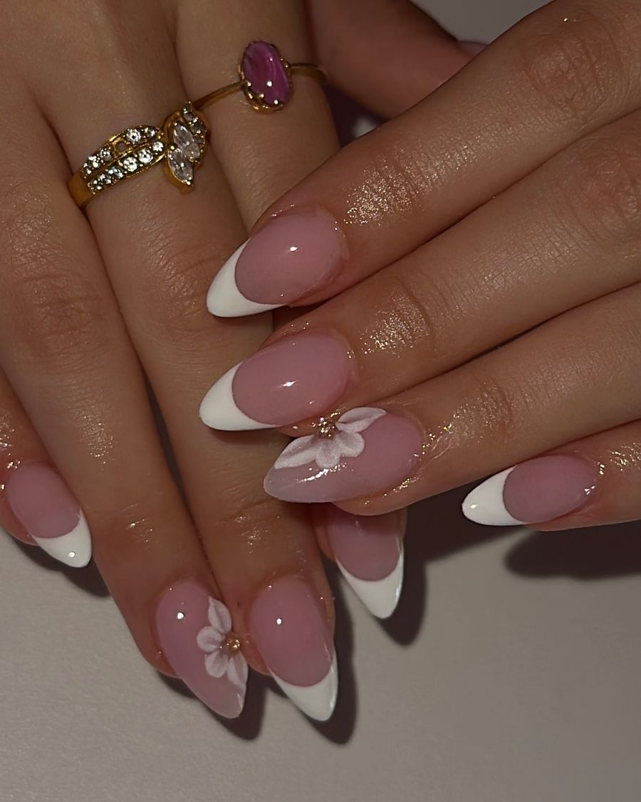 White-Almond-Nails_nailedbyjimena_8.jpg