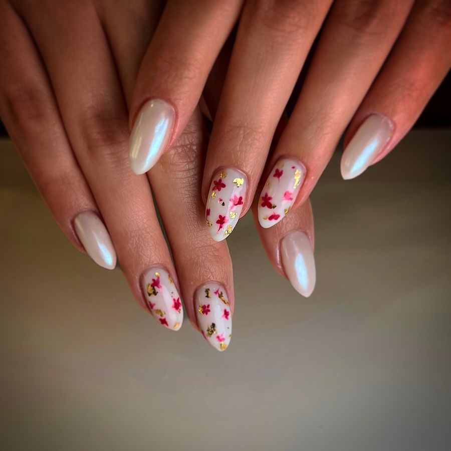 White-Almond-Nails_sassynailsldn_14.jpg