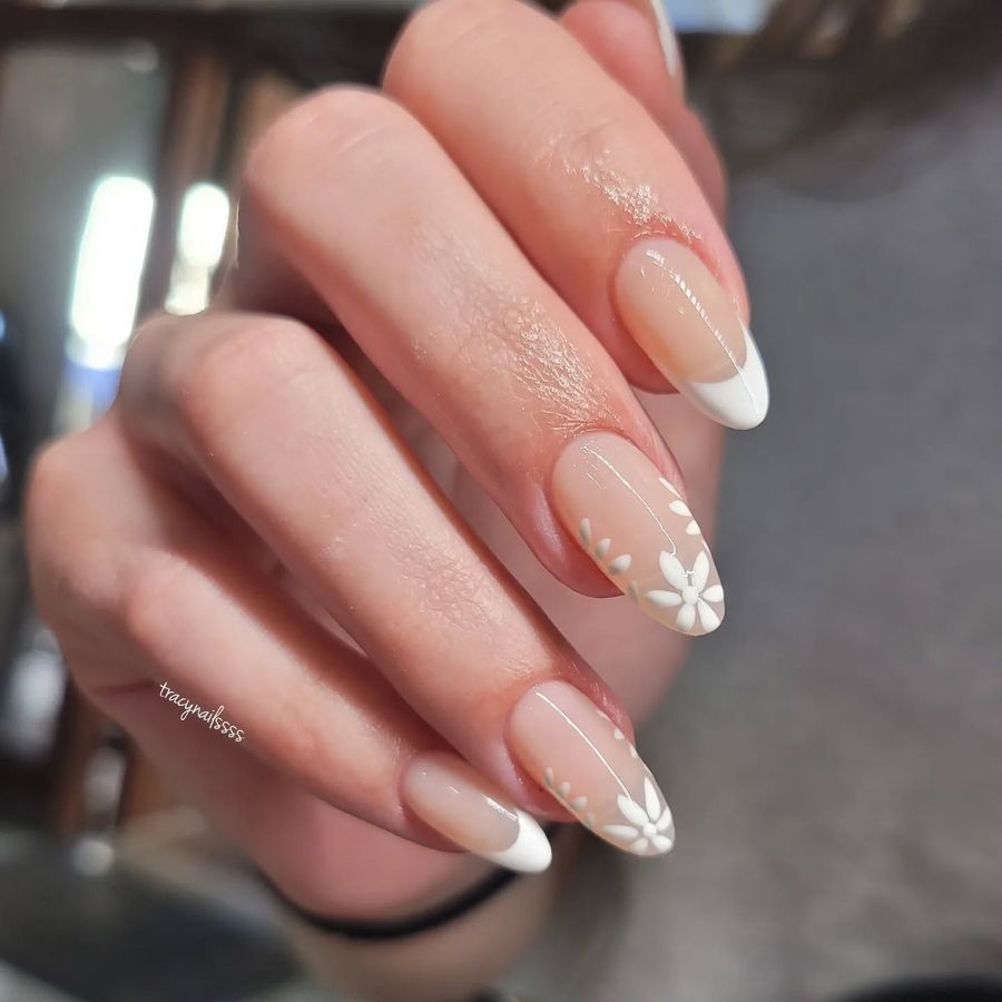 White-Almond-Nails_tracynailssss_9.jpg