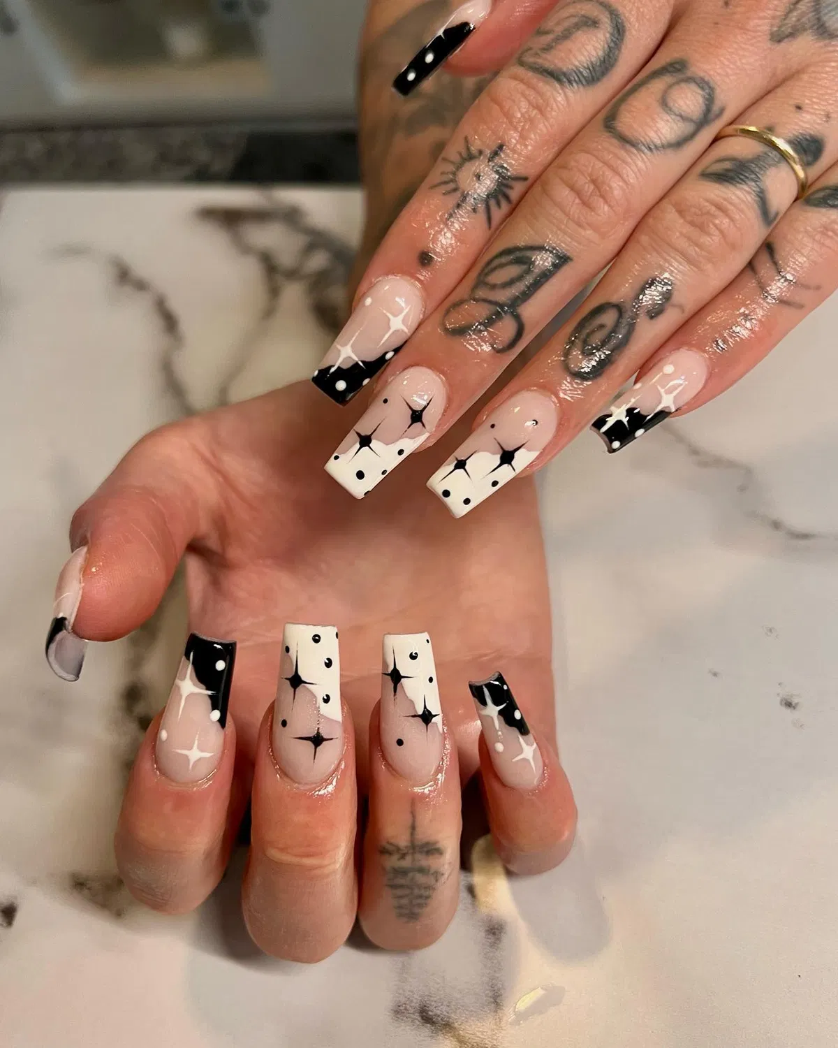 black-and-white-nails_designerlashco__7-1.webp