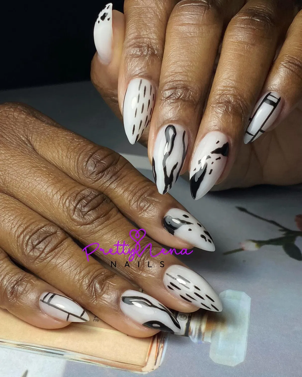 black-and-white-nails_gloriaprettynenanails_16-1.webp
