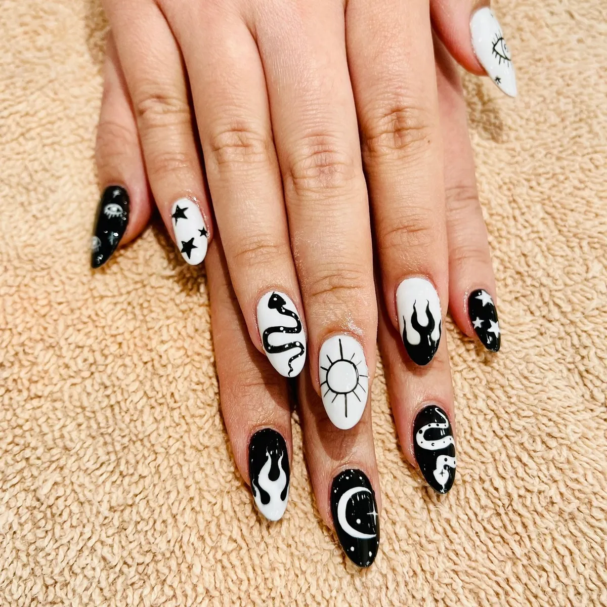 black-and-white-nails_utopianailsandspa_4-1.webp