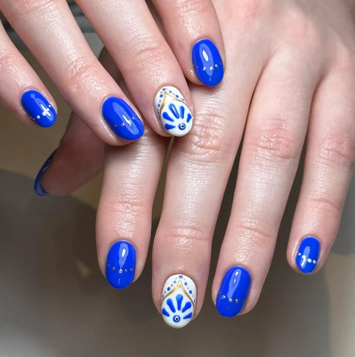 blue-gel-nails_samanthajonesnails_11.webp