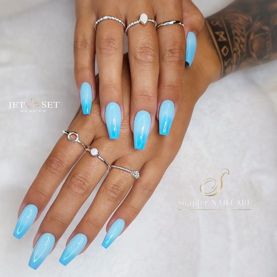 blue-ombre-nails_snajder_nailcare_7-3.jpg