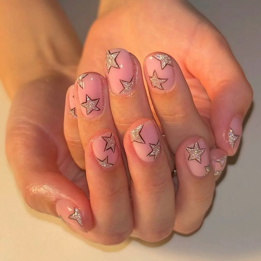 short-pink-nails_alyxlippiatt_9.jpg