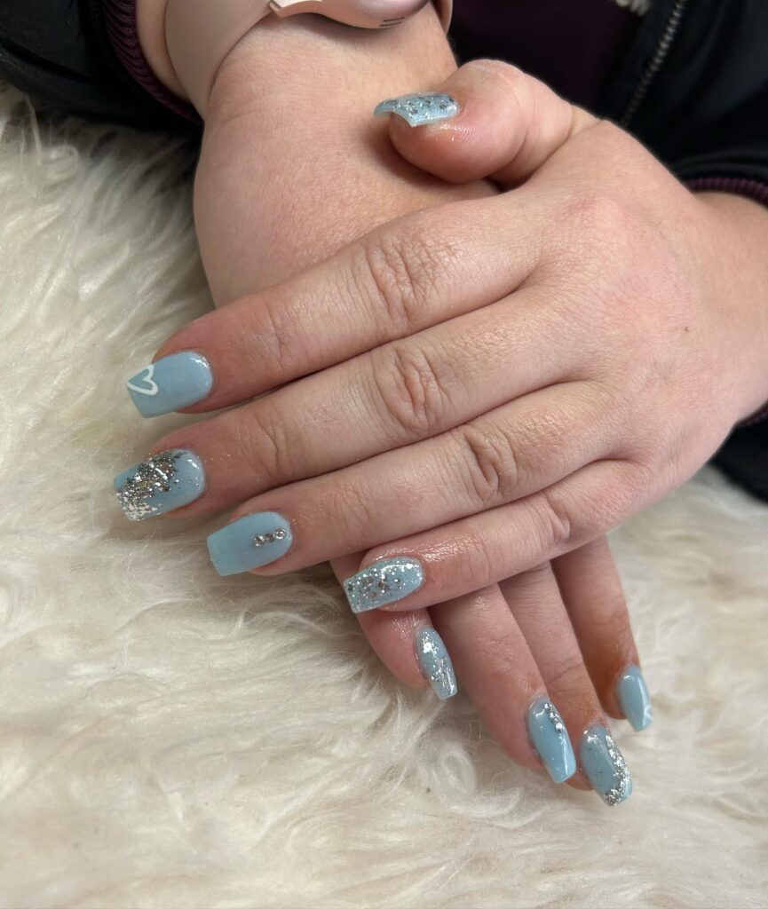 Soft Glitter Accents for an Icy, Elegant Finish