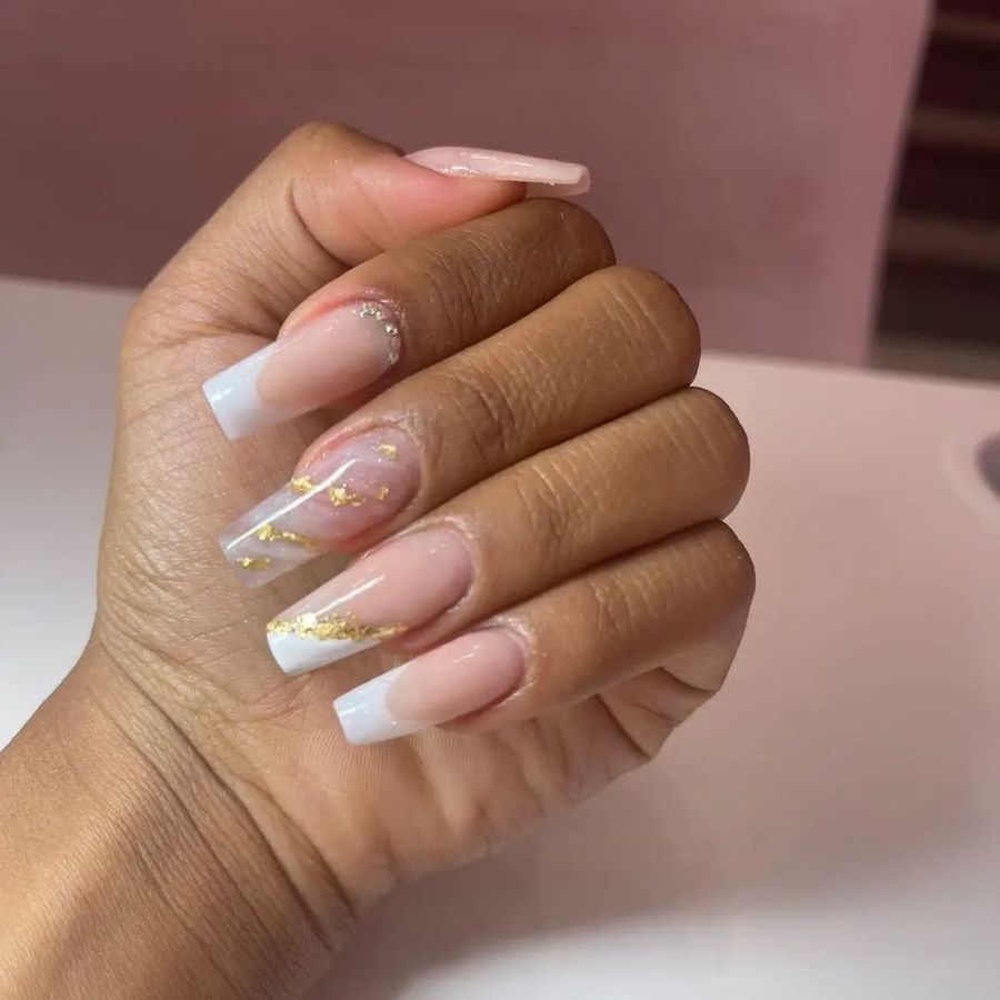 white-and-gold-nails_saymynailsalon_6.jpg