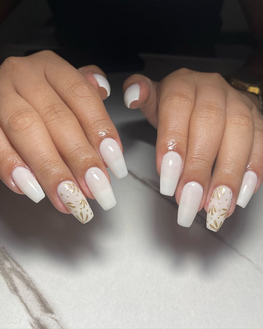 white-and-gold-nails_shenherclaws_17.jpg