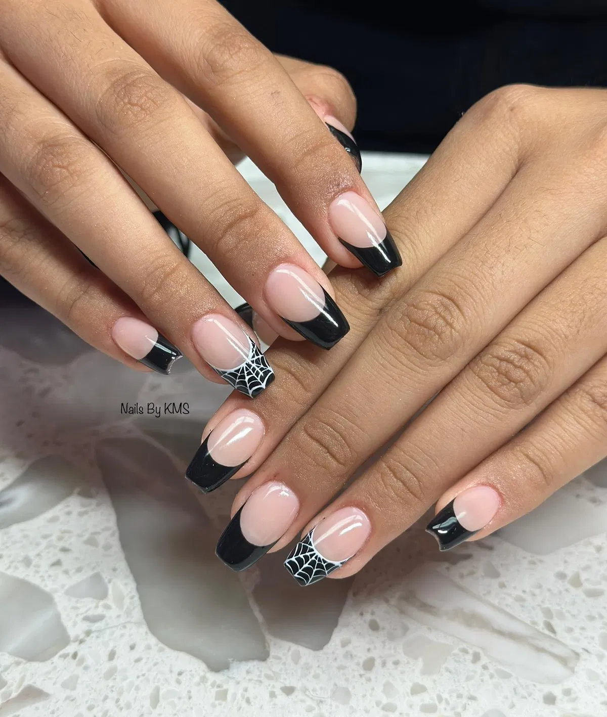 Black-French-Tip-Nails_nailsbykms_13.webp