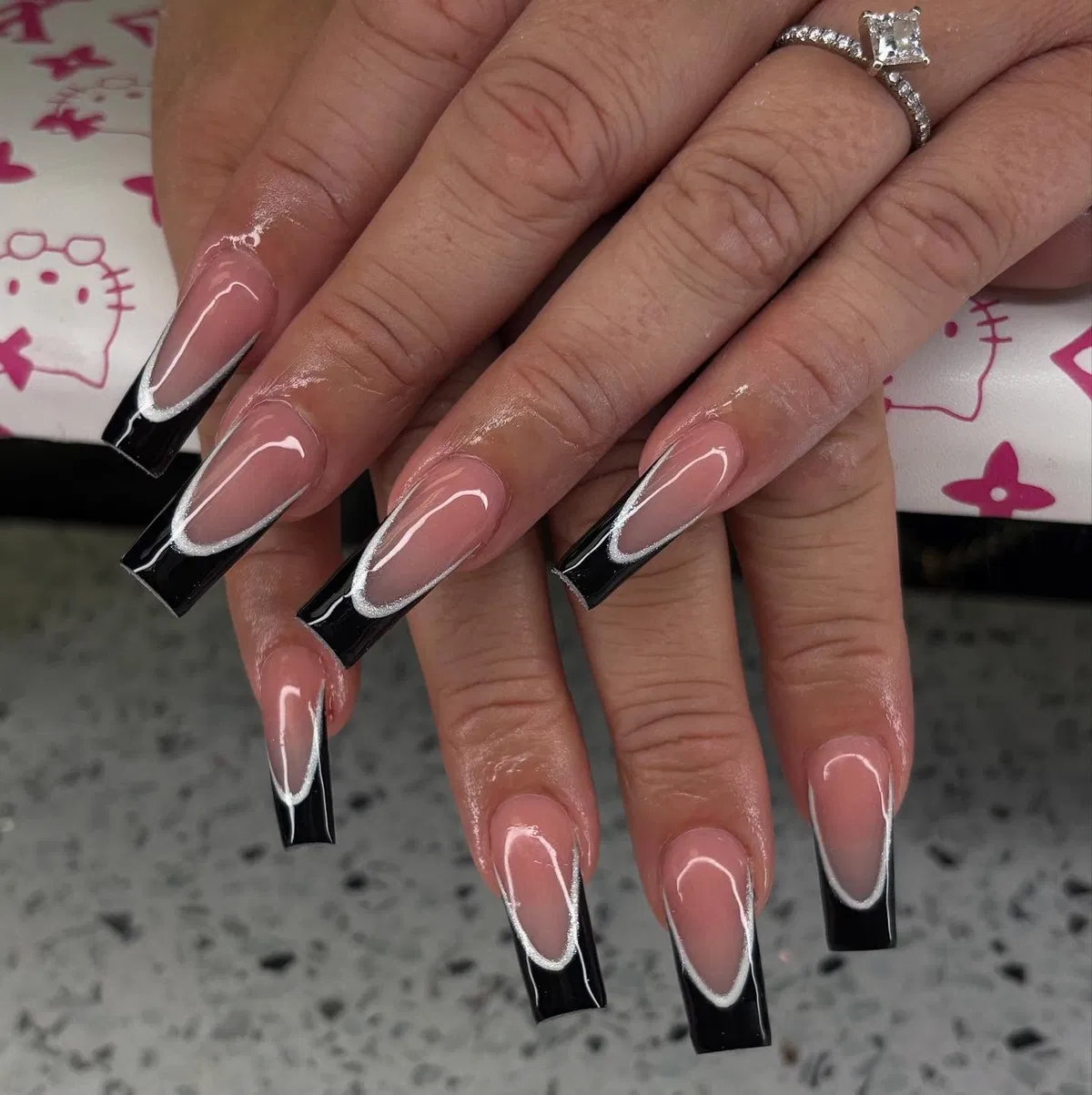 Black-French-Tip-Nails_slayedby.emvee_17.webp