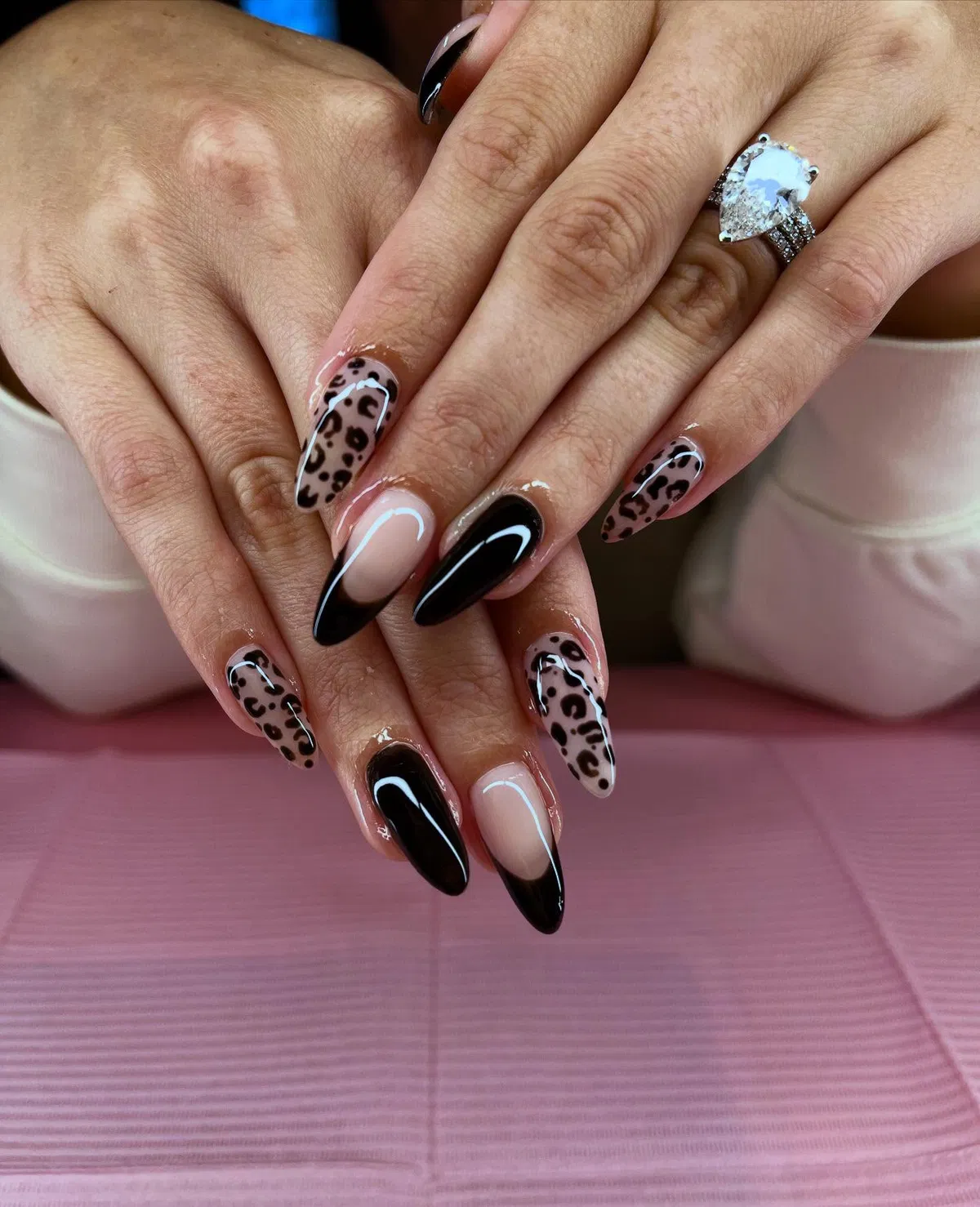 Black-Nails_lanails_design_13.webp