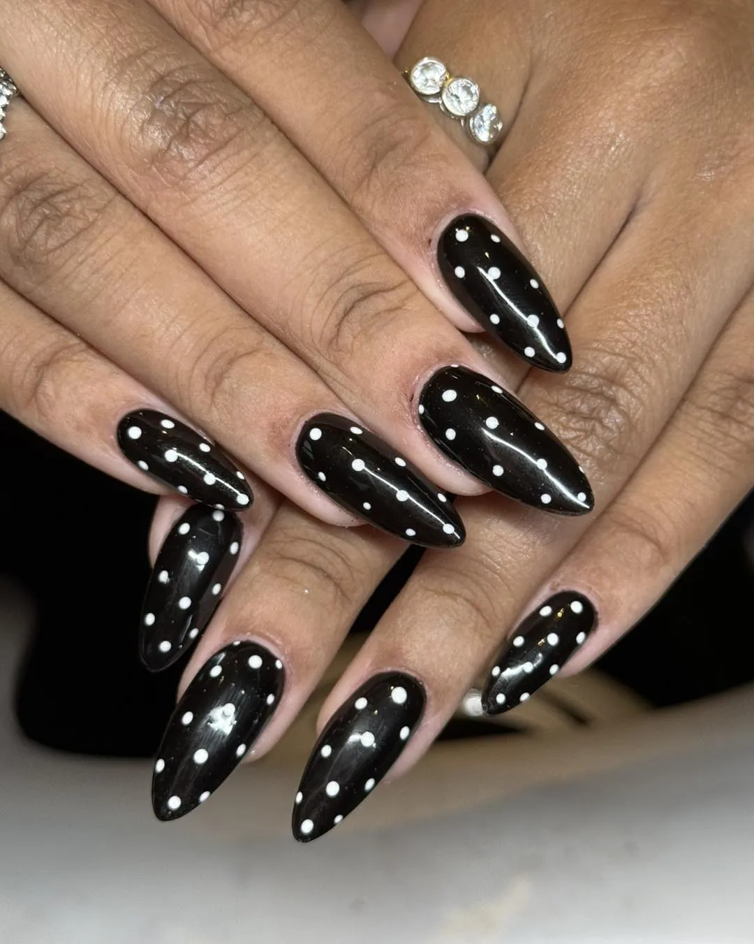 Black-Nails_nailsbyheatherjane_1.webp