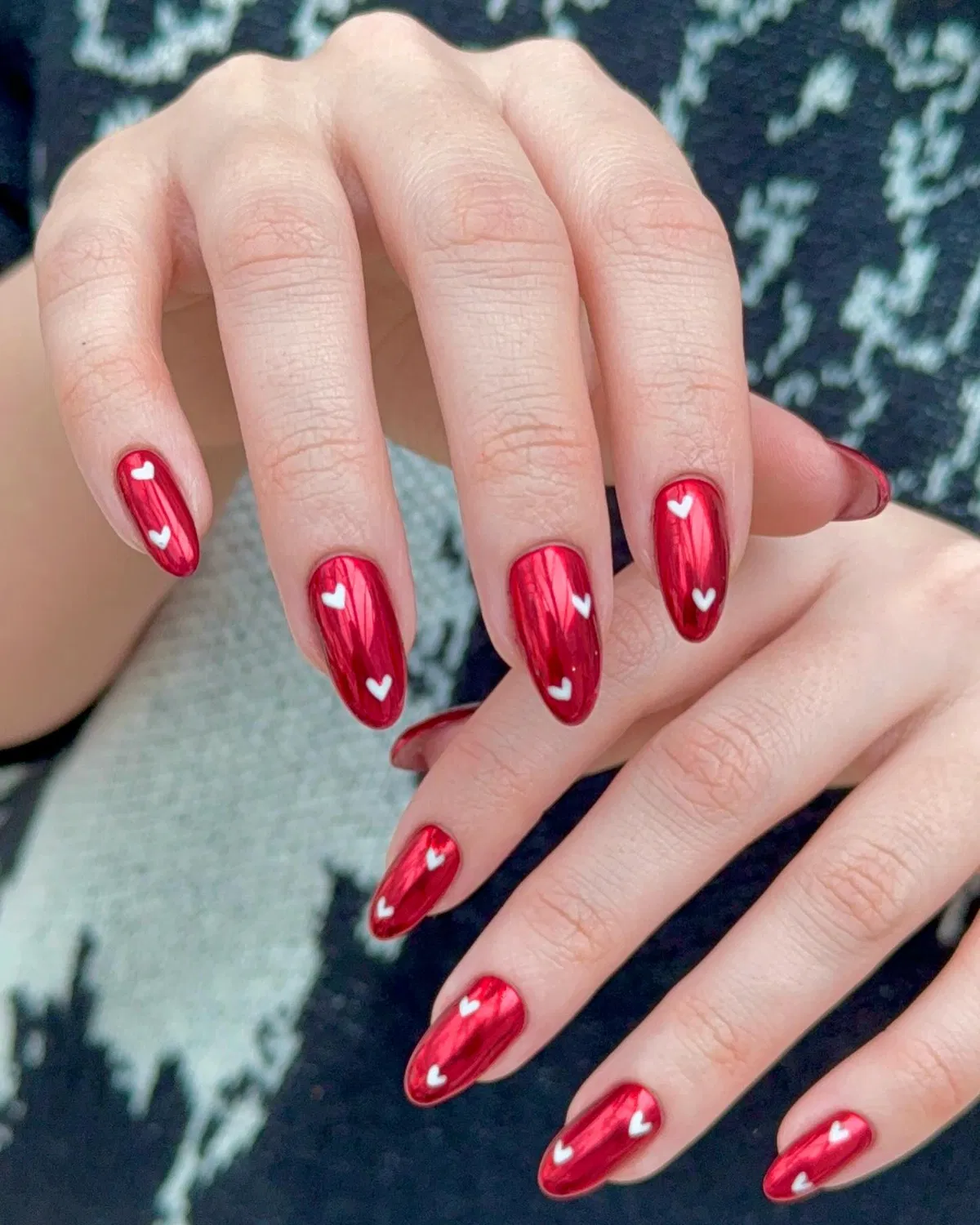 Chrome-Nails_jodiesbeaute_2.webp