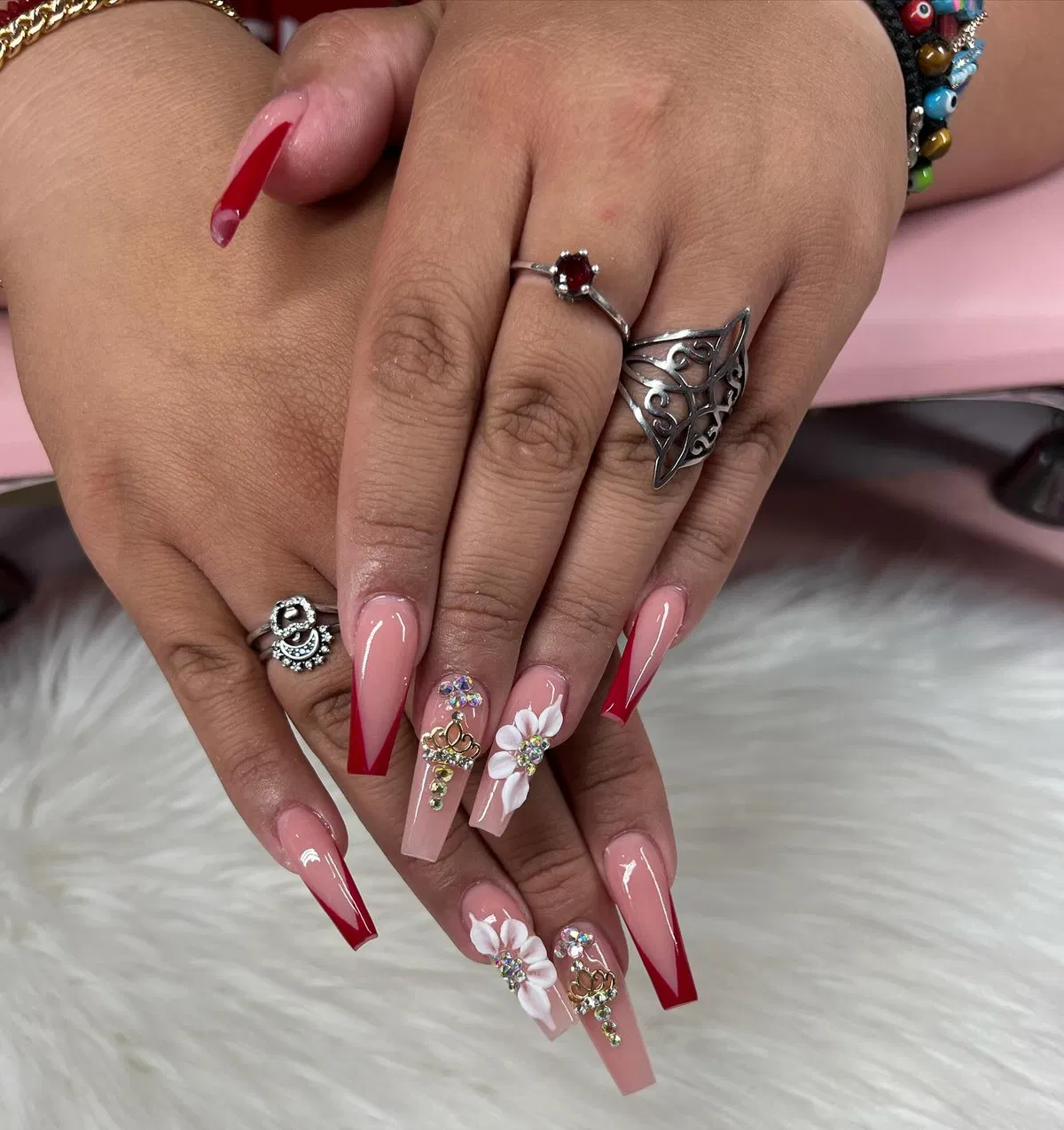 Red-coffin-nails_nailsbyleche_18.webp