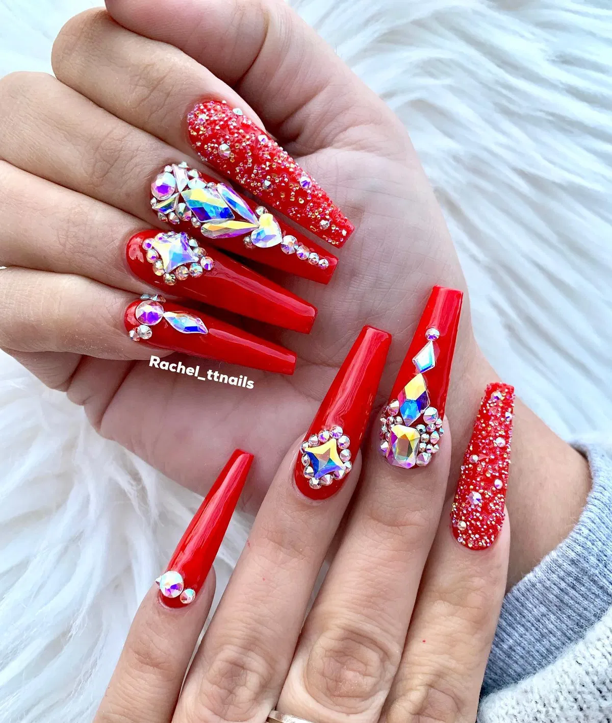 Red-coffin-nails_zohnabeauty_12.webp