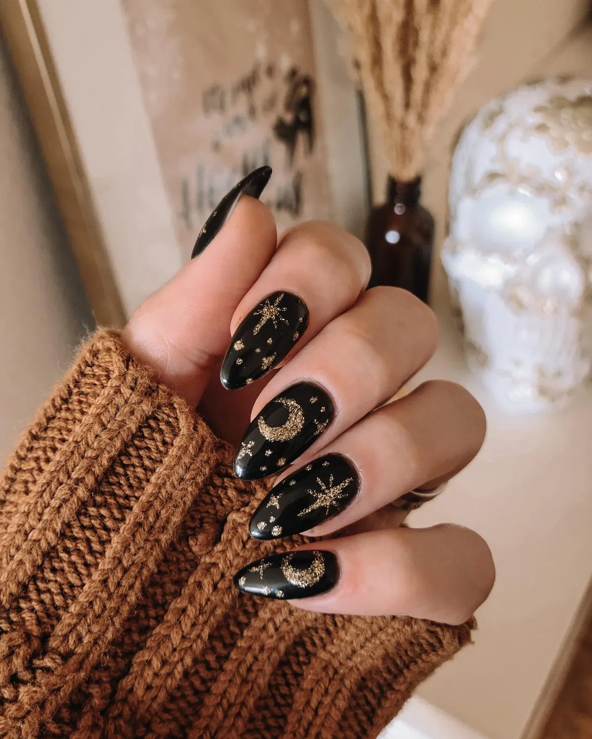 black-gel-nails_style.by_.nayla_6.webp