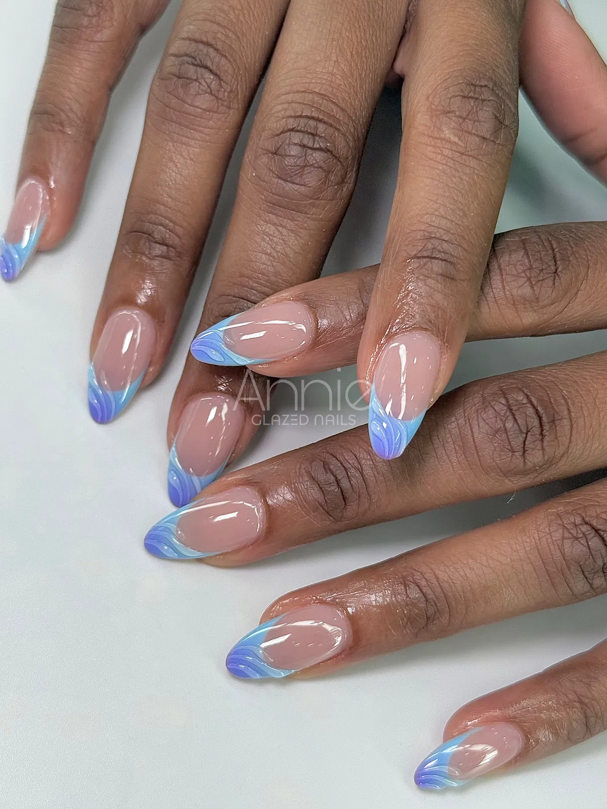 blue-nails_annie.glazednails_14.webp
