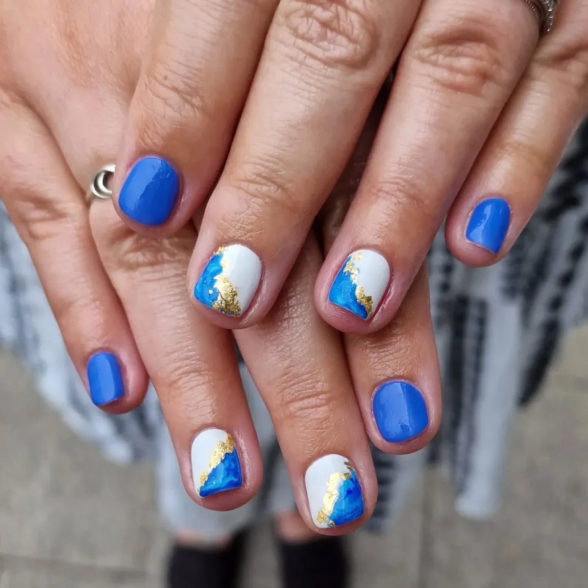 blue-nails_lovebeautygatley_1.webp