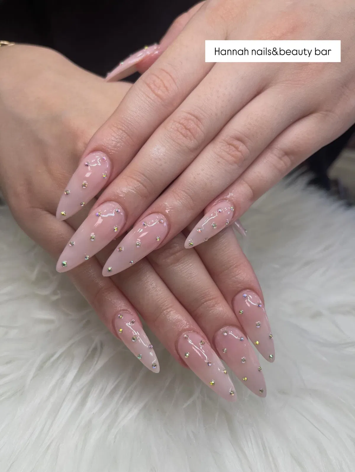 nude-pink-nails_hannah_nailsandbeautybar_11.webp