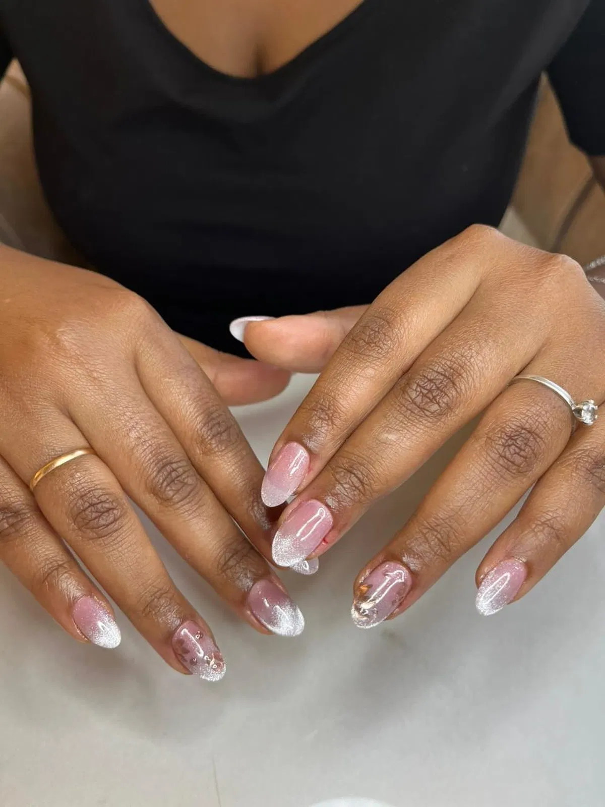 nude-pink-nails_theedge_beautystudio_13.webp