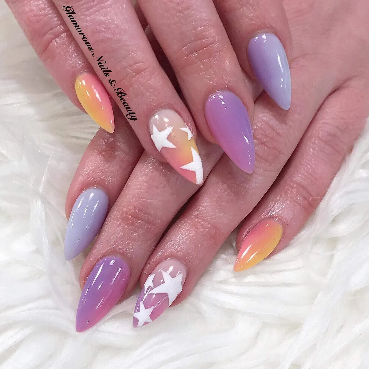 ombre-nails_glamorousnailsnbeauty_7.webp