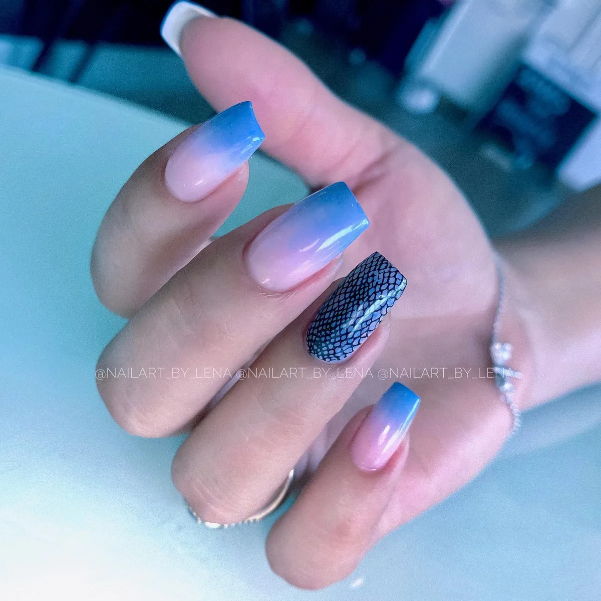 ombre-nails_lena_hunternailsacademy_14.webp
