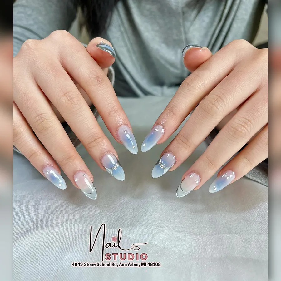 ombre-nails_nailstudioannarbor_16.webp