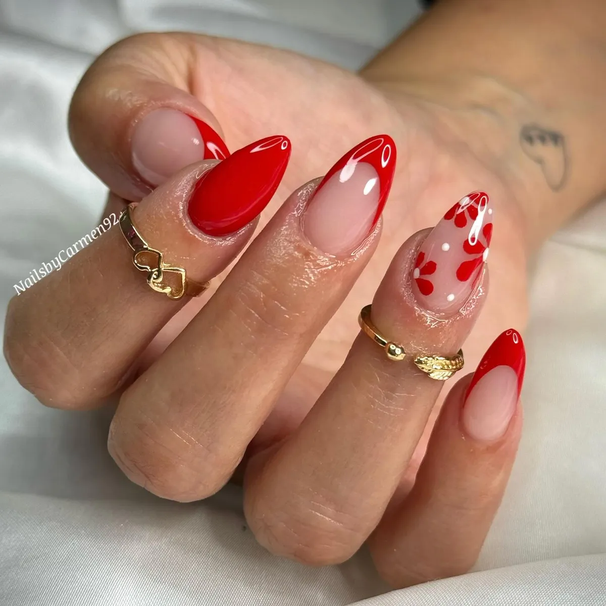red-nails_nailsbycarmen92_15.webp