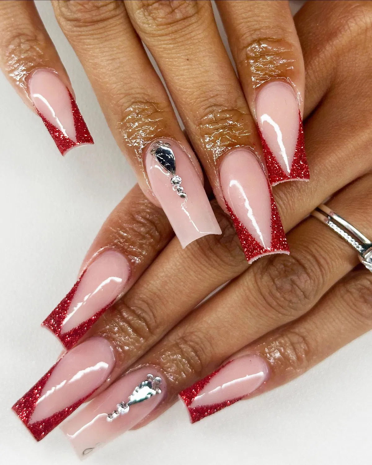 red-prom-nails_nailedbyjimena_16.webp