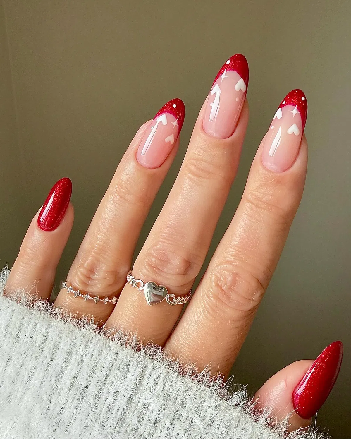 red-tip-nails_artdecom_5.webp