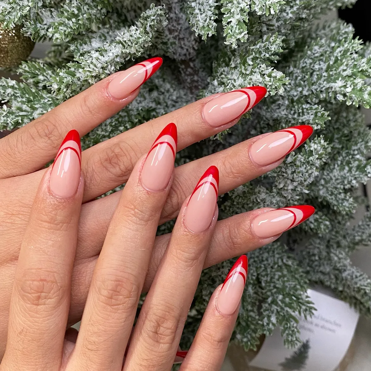 red-tip-nails_nylove_nail_2.webp