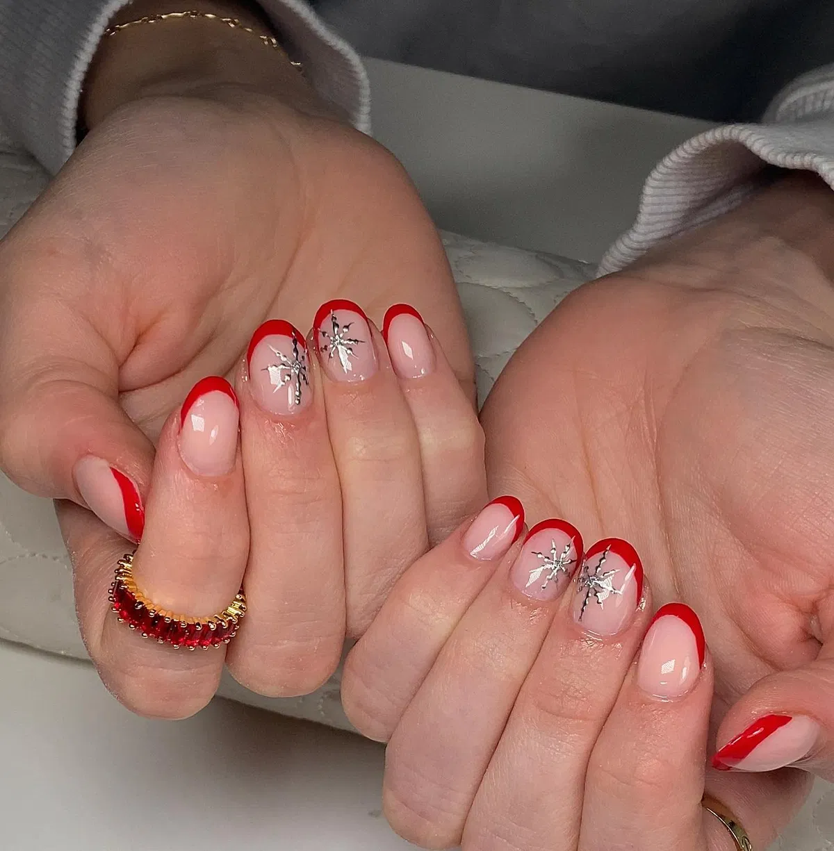 red-tip-nails_yvrhouseofnails_19.webp