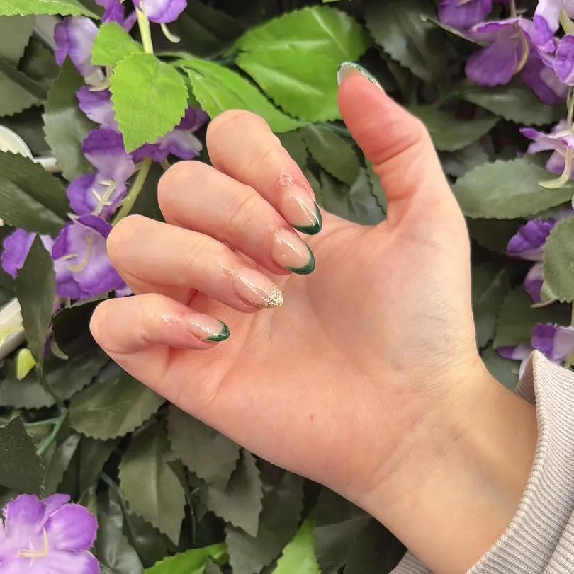 Dark-Green-Nails_prettyinpinknailsalon_3.webp