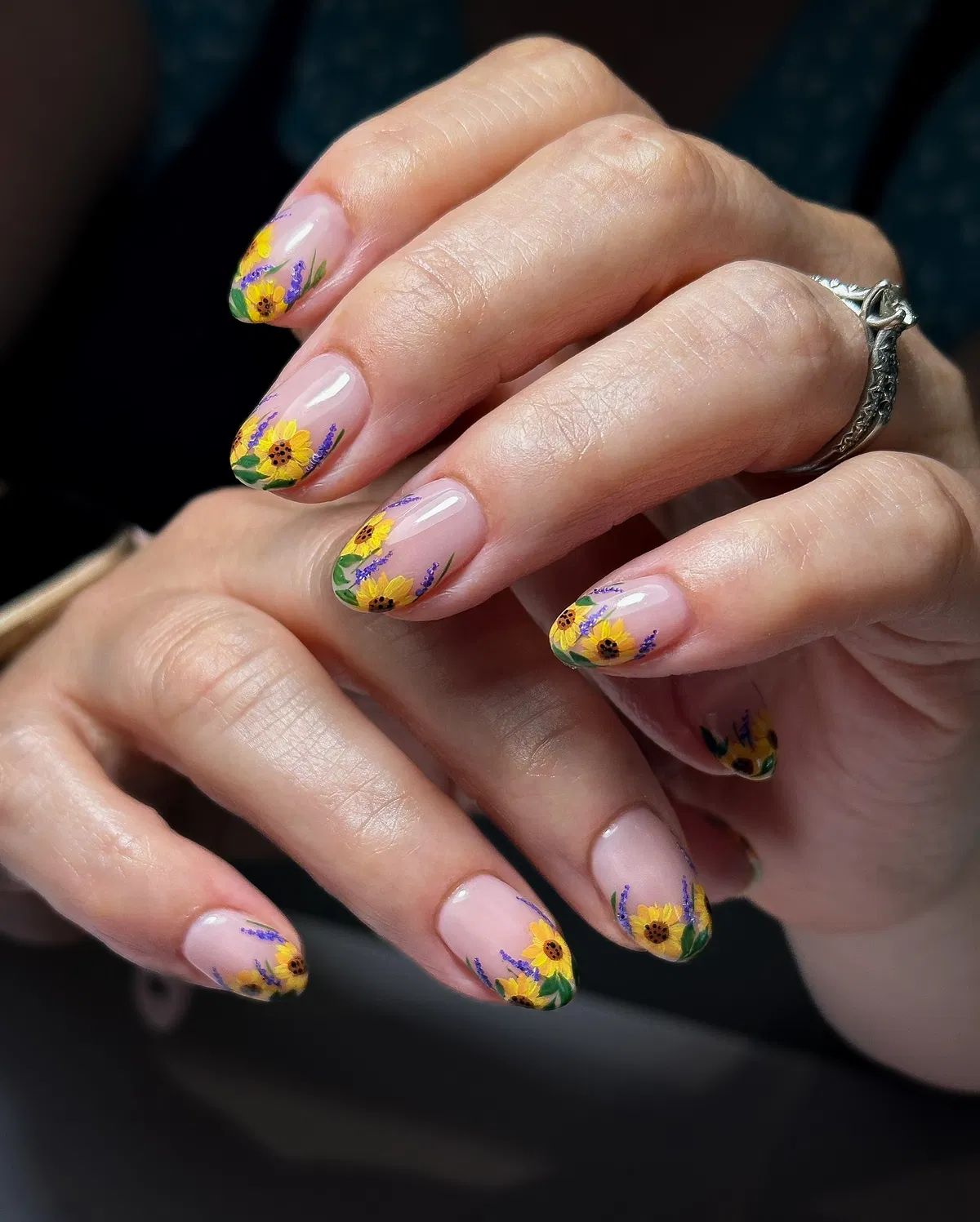 Sunflower-Nailspaiwaloves_14.webp
