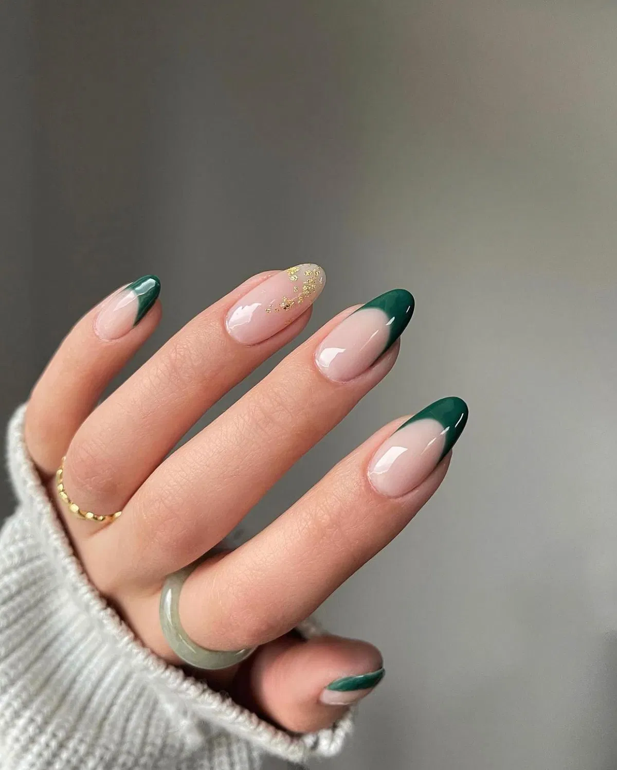 emerald-green-nails_allinstyleofficial_8.webp