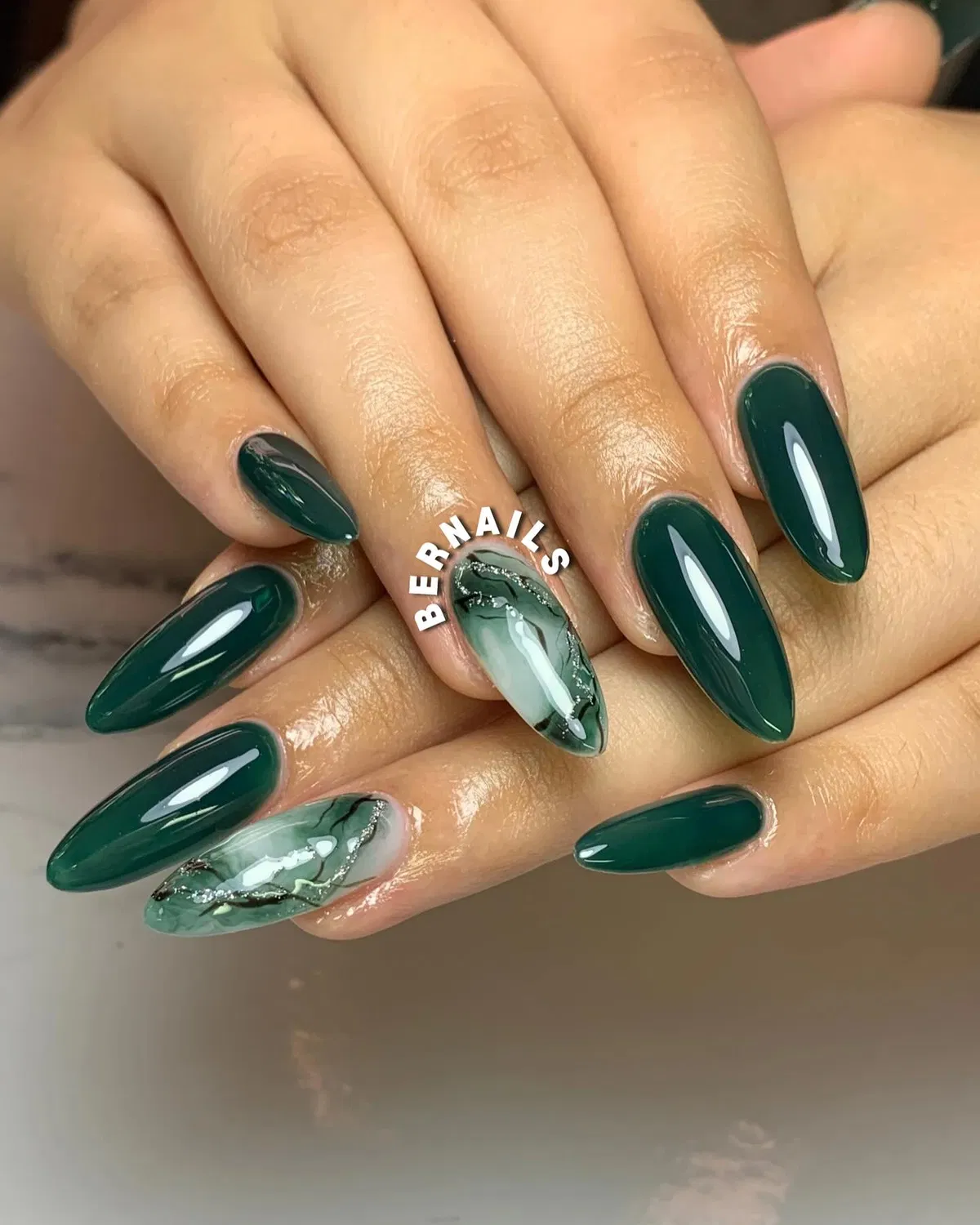 emerald-green-nails_bernails.ph_4.webp