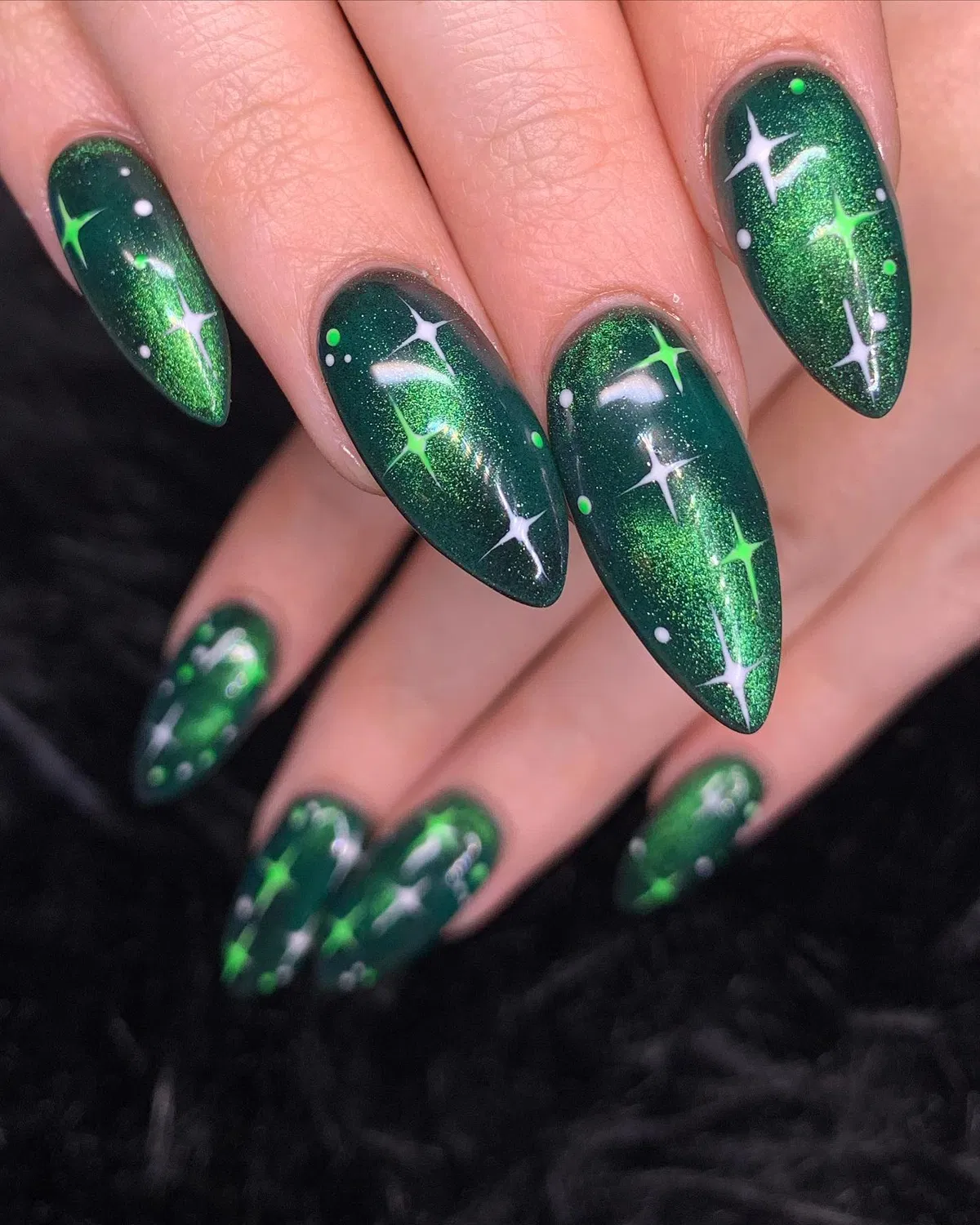 emerald-green-nails_jazzedandjelledbyjess_5.webp