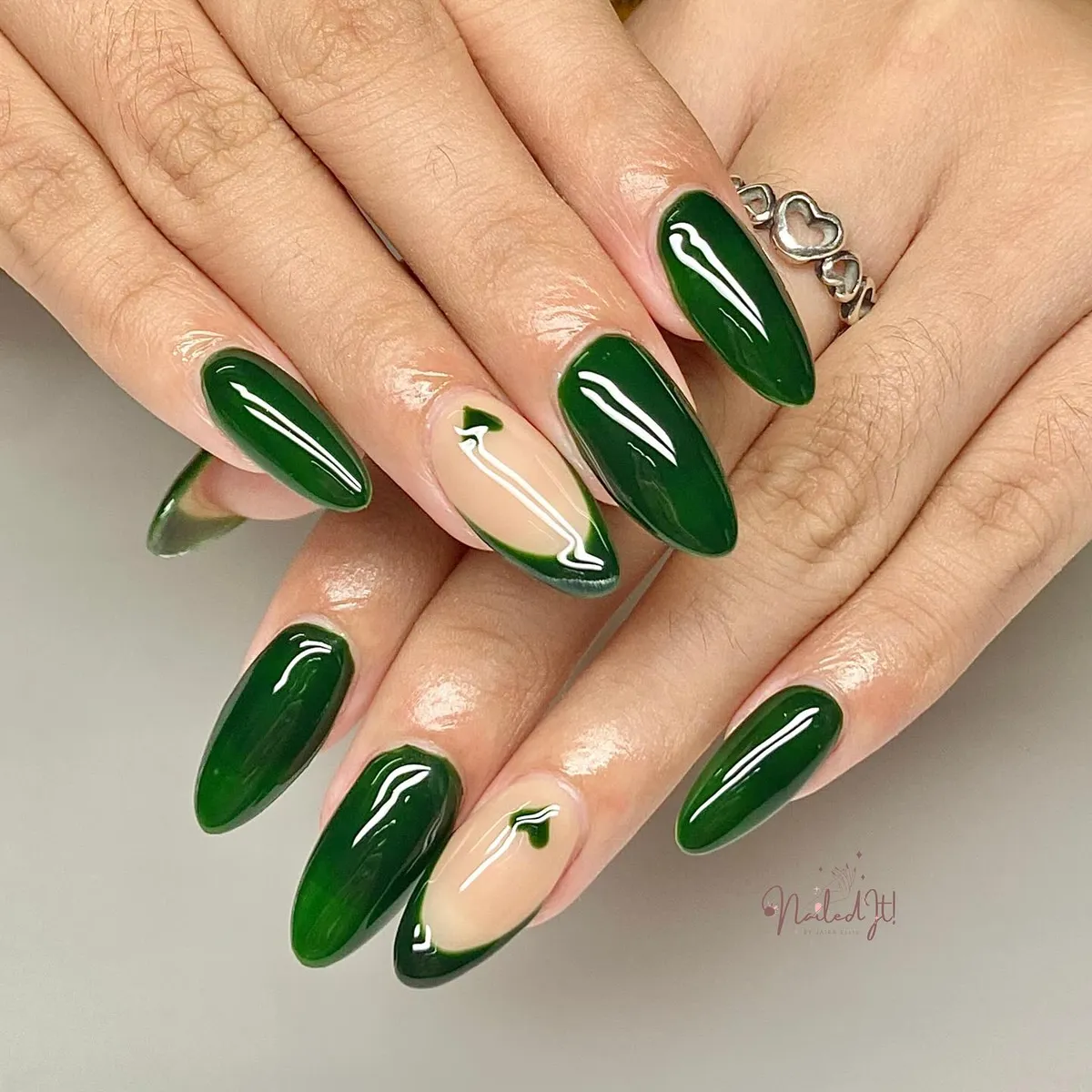 emerald-green-nails_naileditbyjaira_2.webp