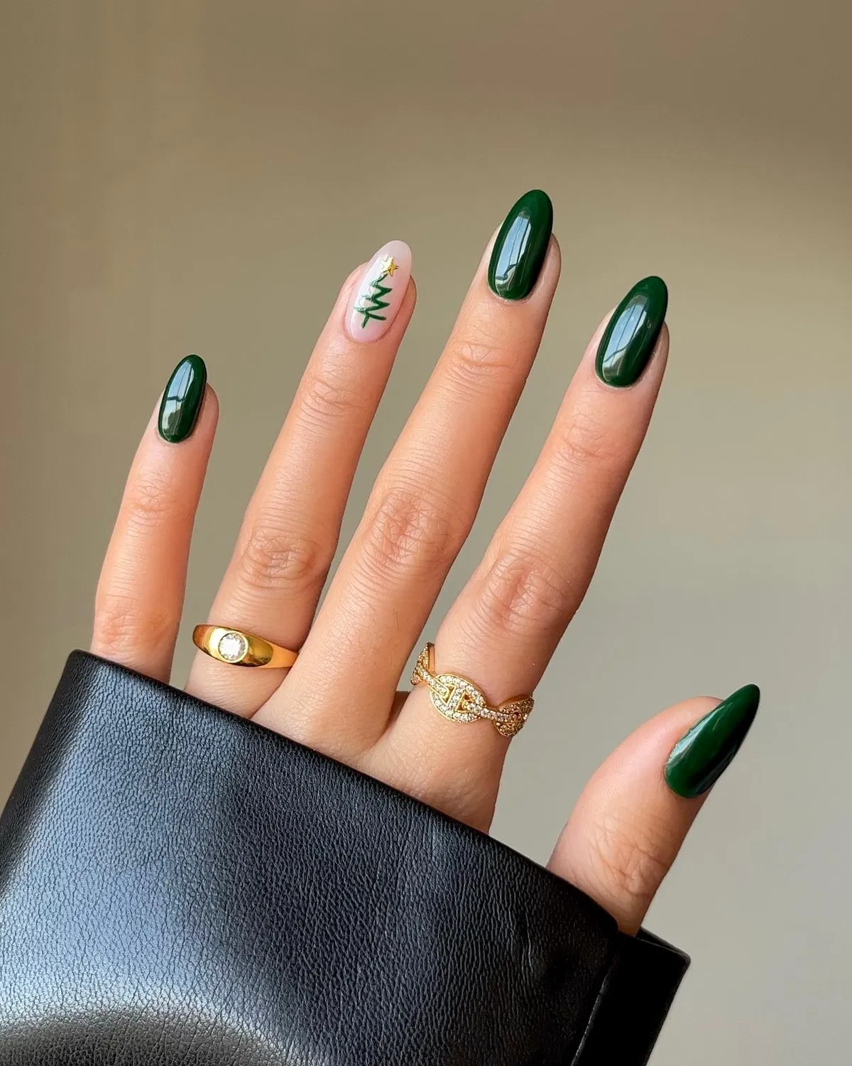 emerald-green-nails_nailsbyalsn_7.webp