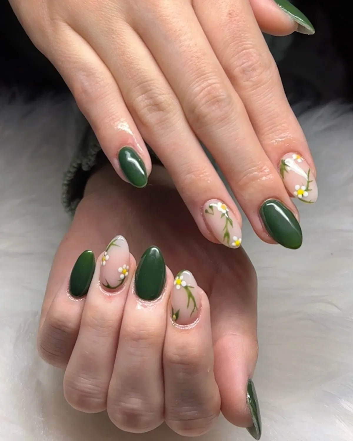 emerald-green-nails_polishedby_liz_9.webp