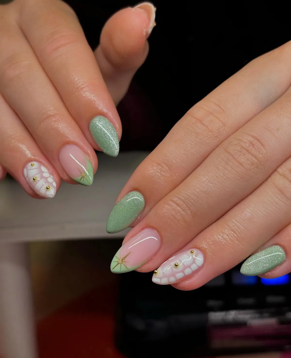 sage-green-nails_anniexnails_15.webp