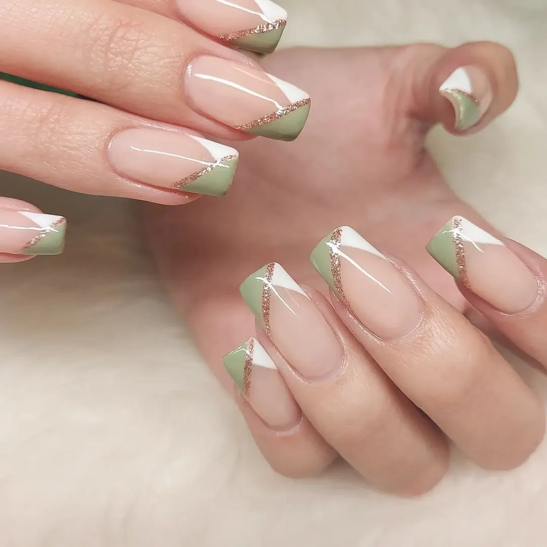 sage-green-nails_kikilondonnailgel_4.webp