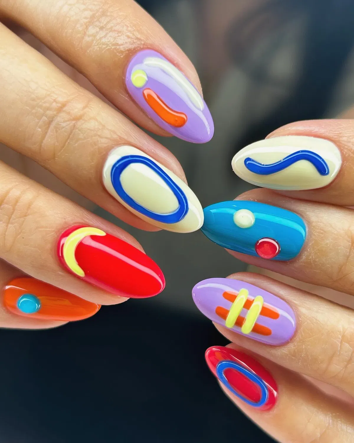 Bright-Summer-Nails_landofhands_6.webp