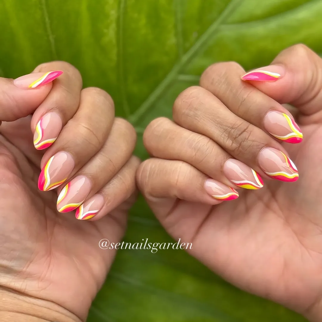 Bright-Summer-Nails_setnails_garden_11.webp