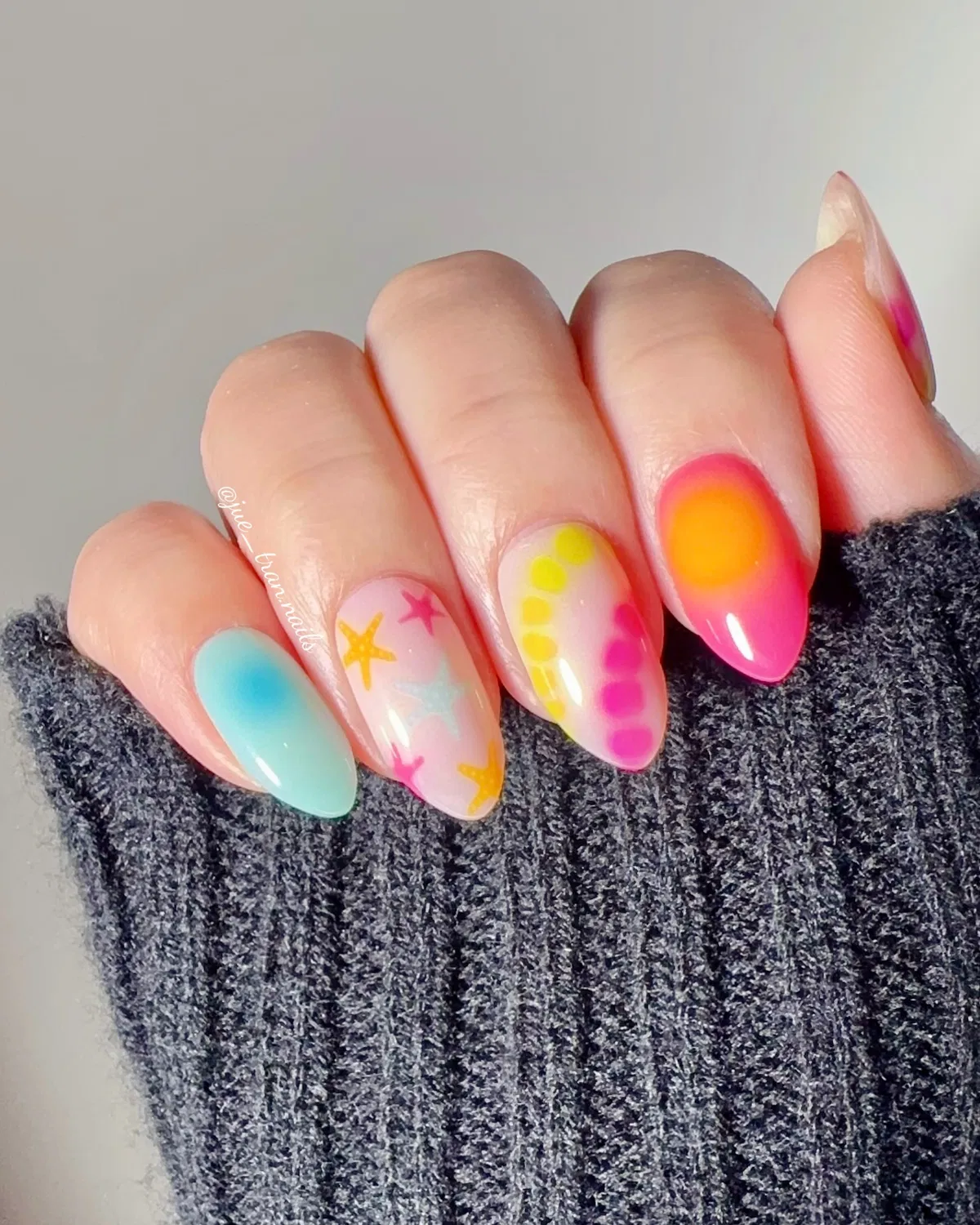 Pastel stars, dotted arcs, and bright ombré