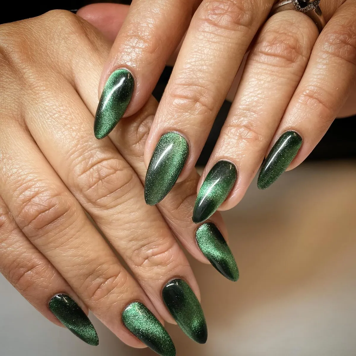 forest-green-nails_b_honey_nails_15.webp