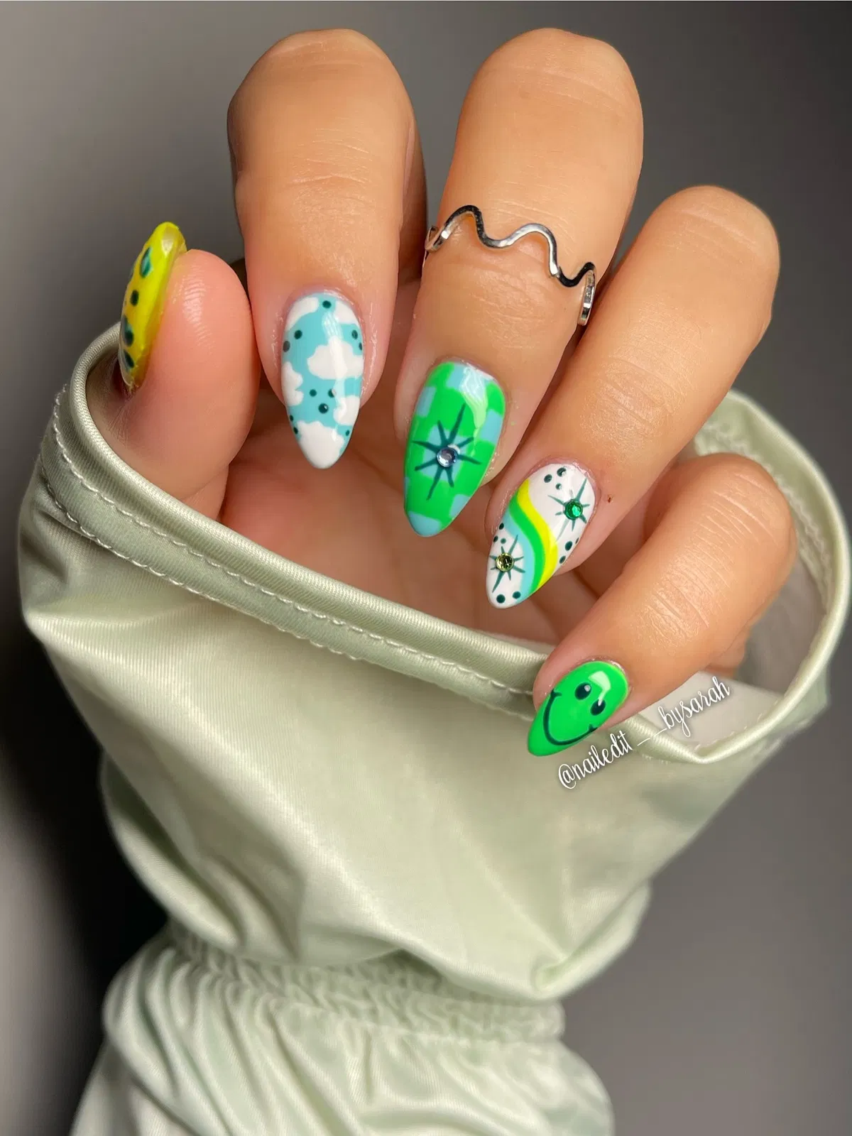 fun-summer-nails_nailedit__bysarah_14.webp