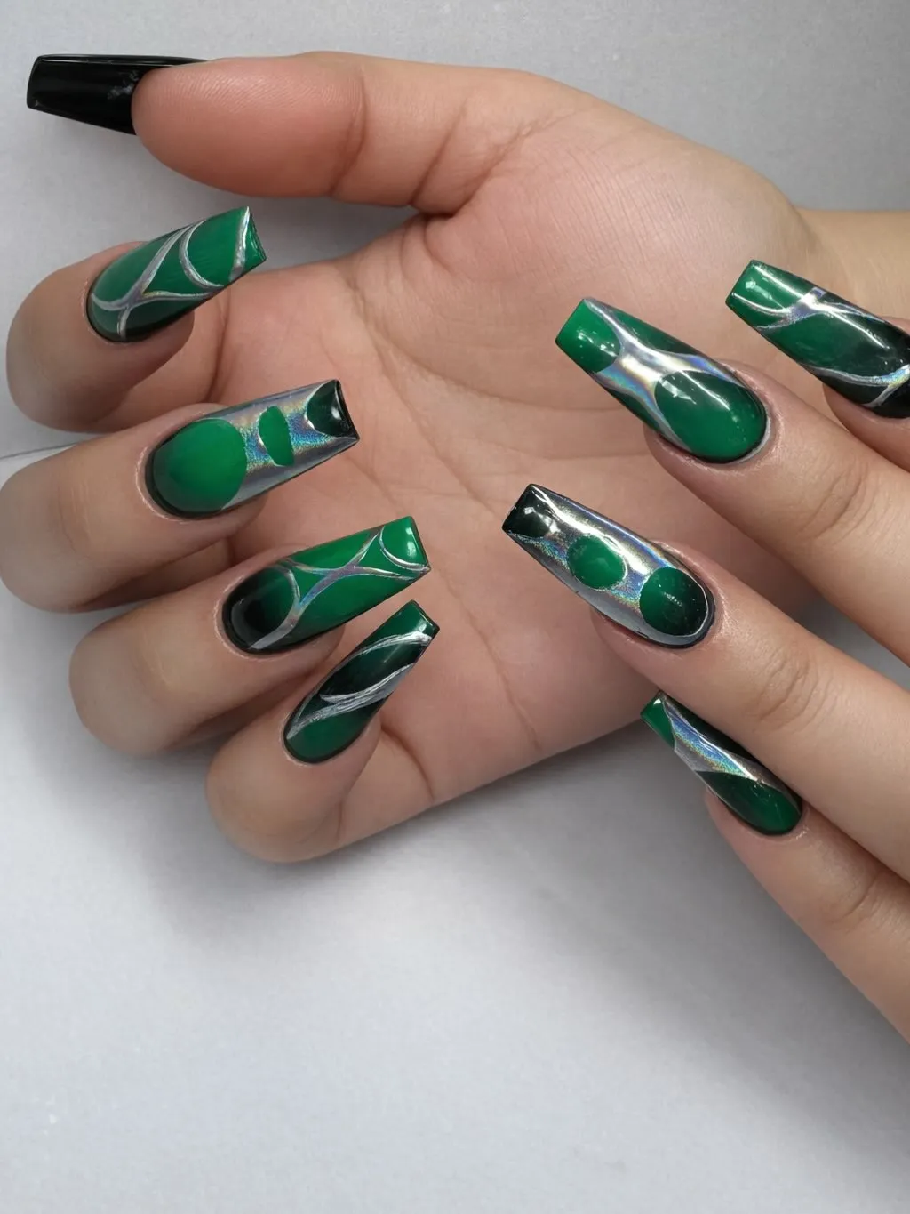 green-nails-acrylic_b_t_nailsspa_3.webp