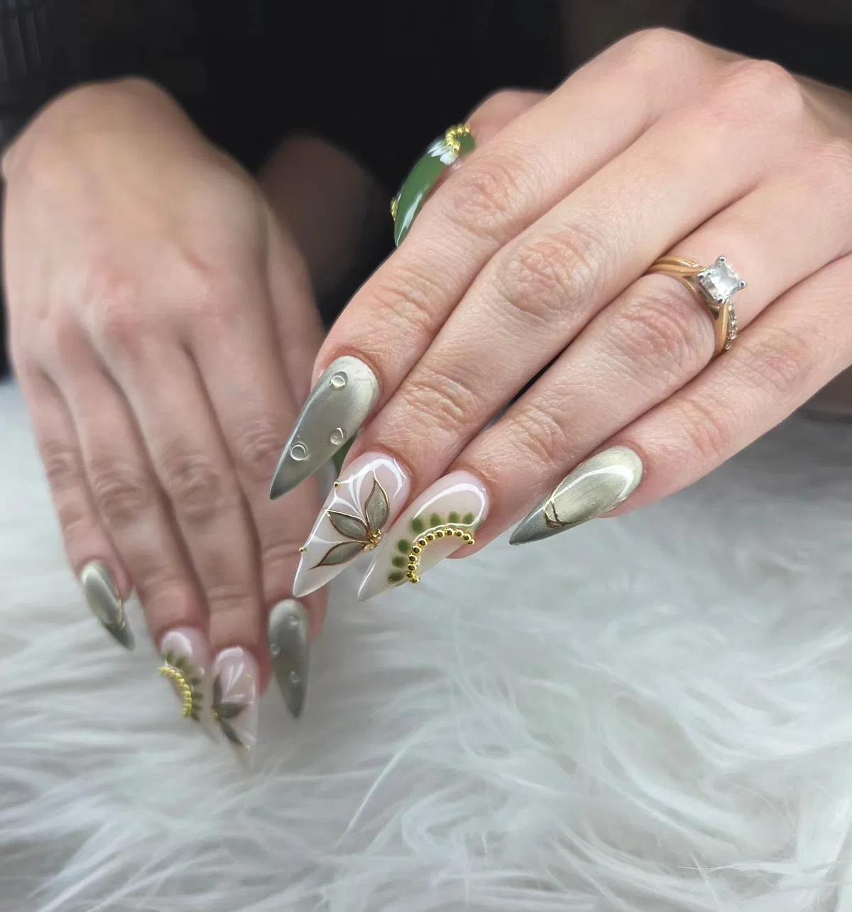 green-nails-acrylic_nailzbysandy_13.webp