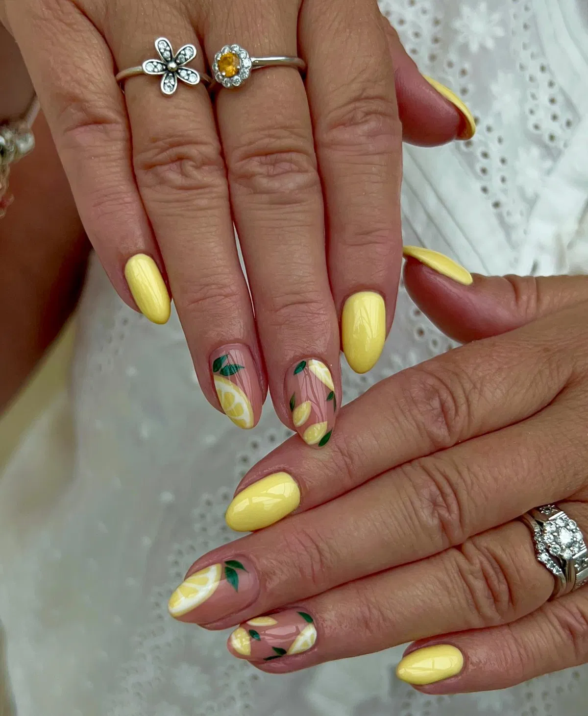 Pastel yellow with lemon-and-leaf accents